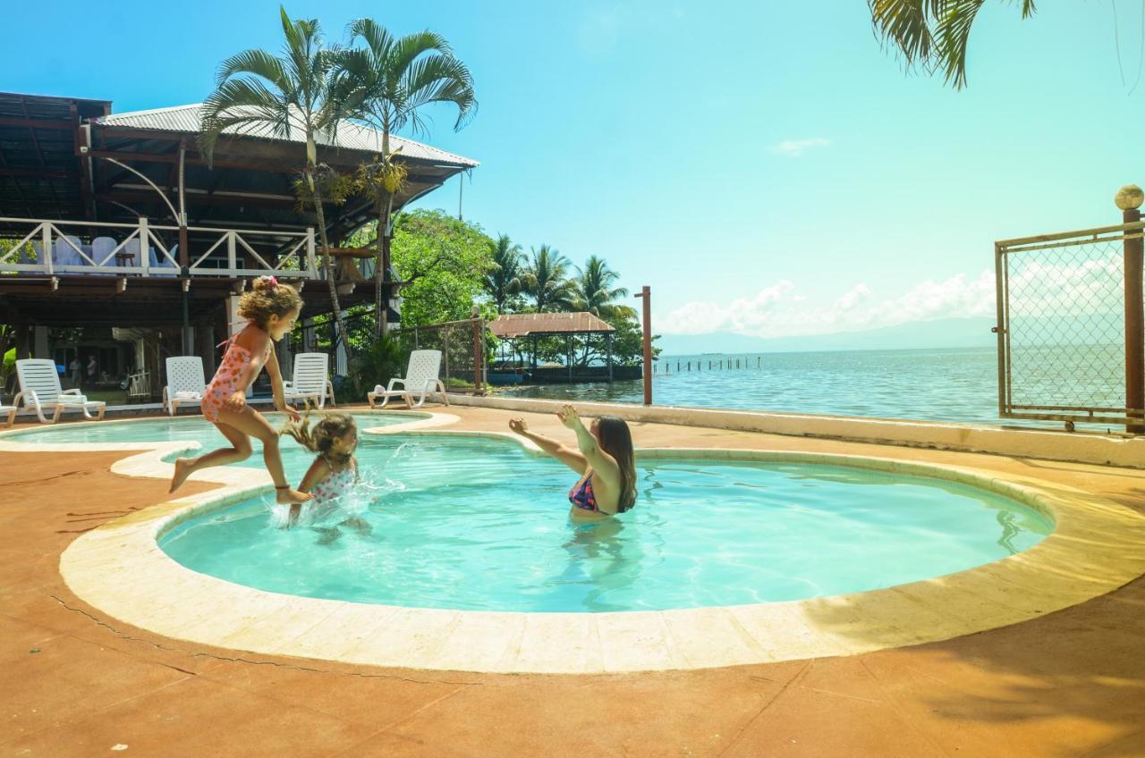 Chalet Castillo El Estor Luaran gambar