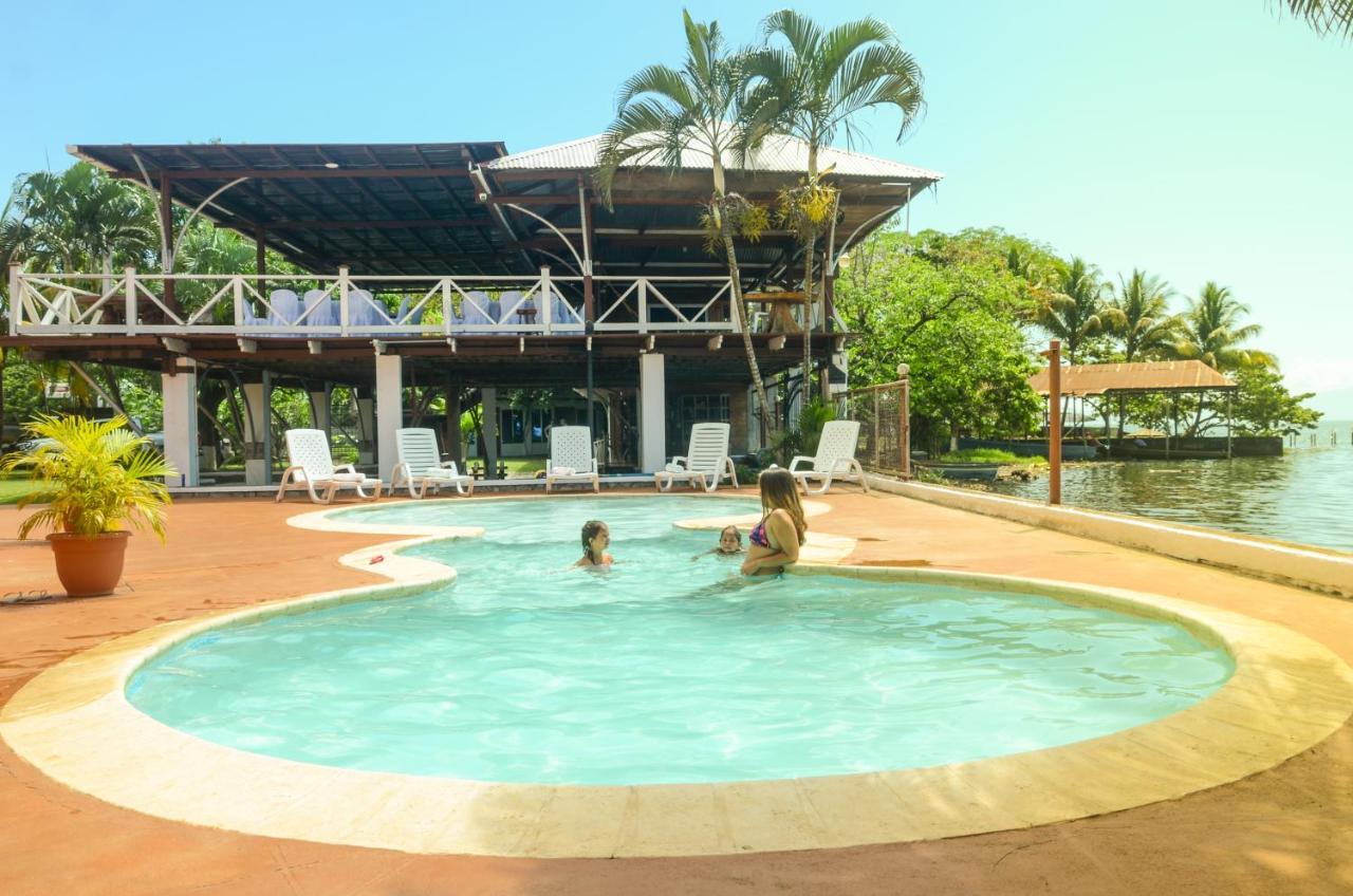 Chalet Castillo El Estor Luaran gambar