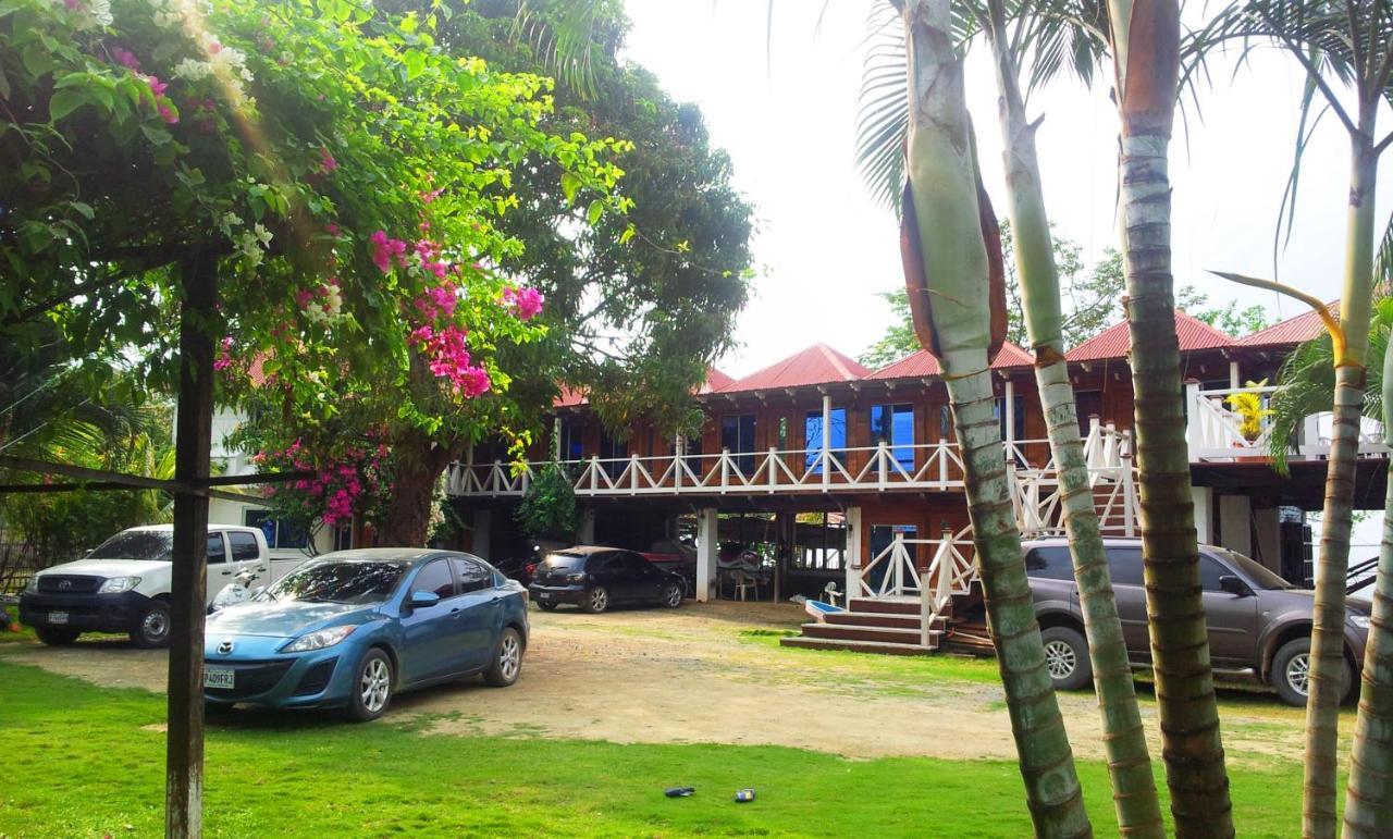 Chalet Castillo El Estor Luaran gambar