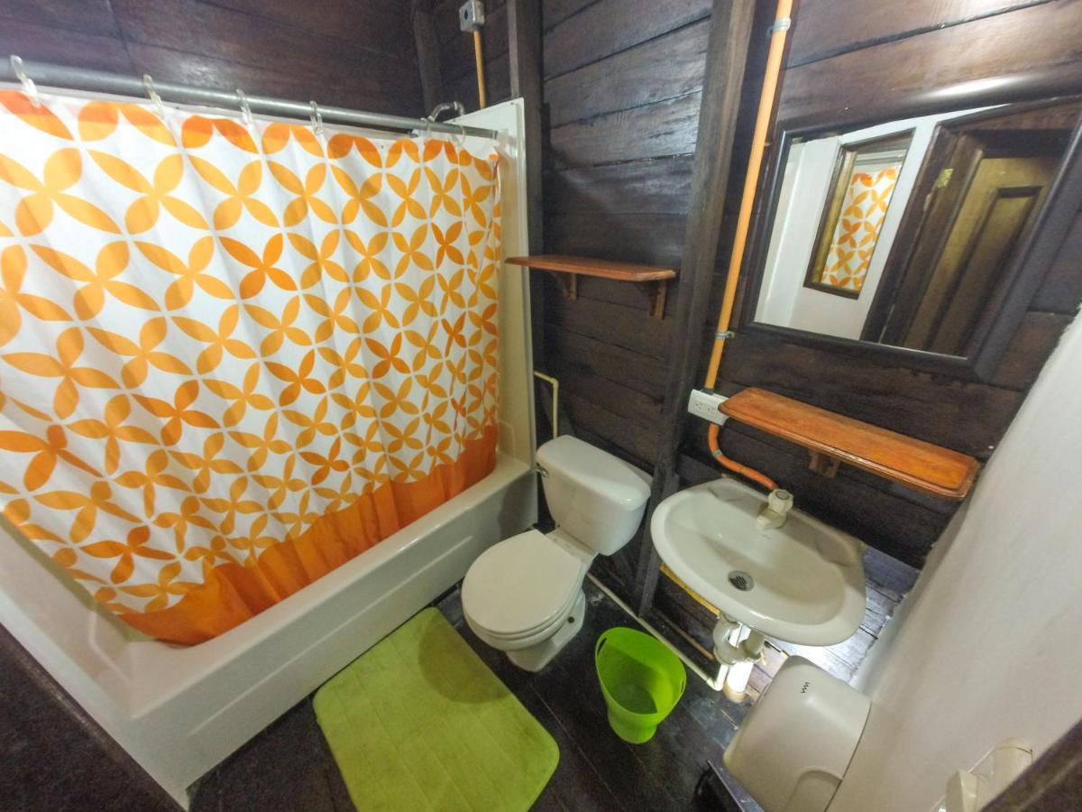 Chalet Castillo El Estor Luaran gambar