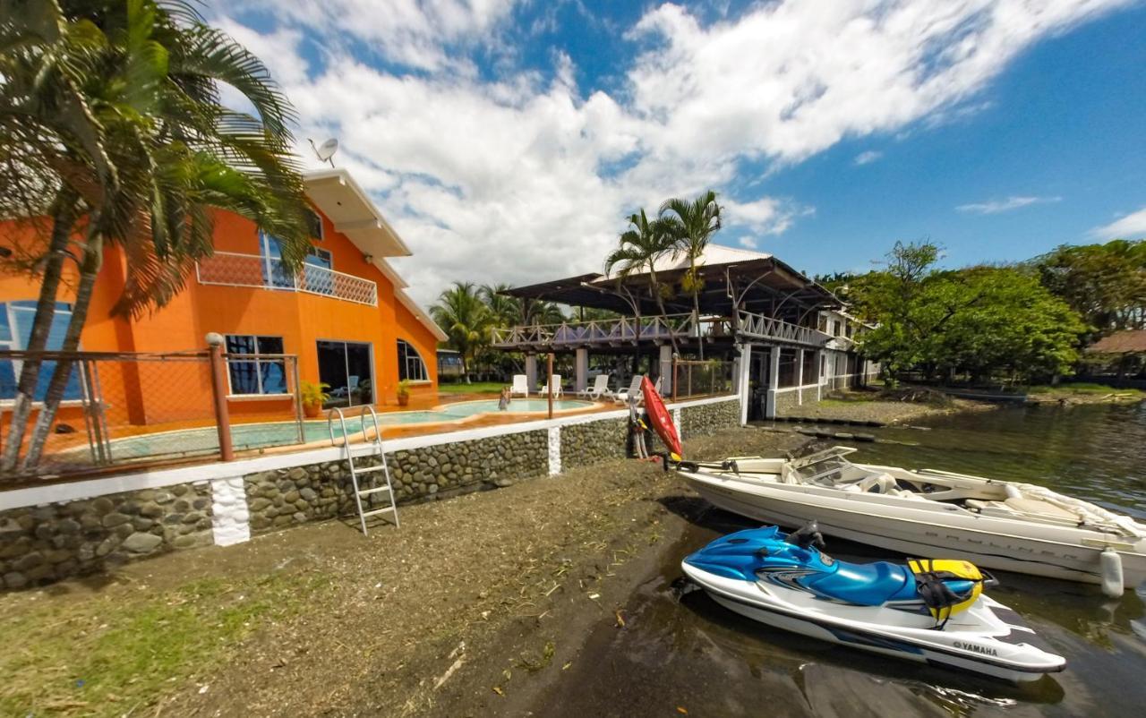 Chalet Castillo El Estor Luaran gambar