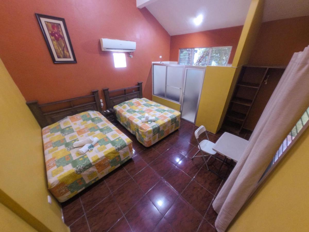 Chalet Castillo El Estor Luaran gambar
