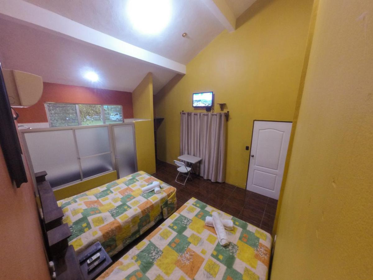 Chalet Castillo El Estor Luaran gambar
