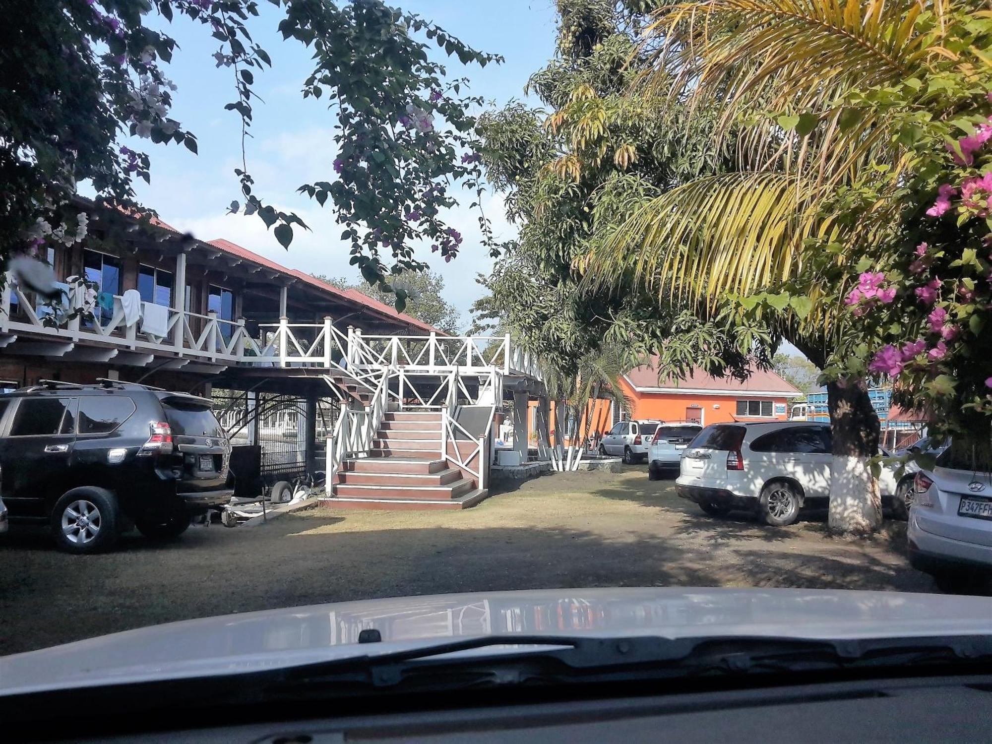 Chalet Castillo El Estor Luaran gambar